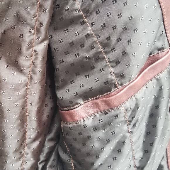 Leather jacket - Picture 6 of 7